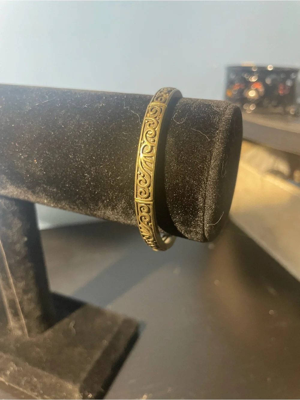 Antique-Style Men’s Brass Scroll Bangle Bracelet - Gold Tone